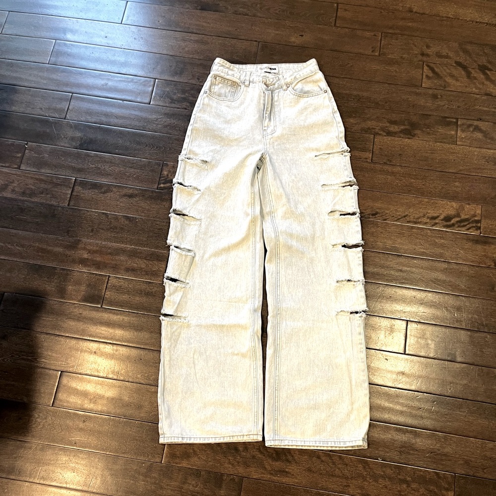 Size 1 FashionNova jeans. Great condition.